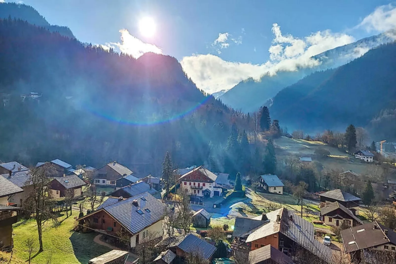 Appartements à Saint Jean d'Aulps-View in summer