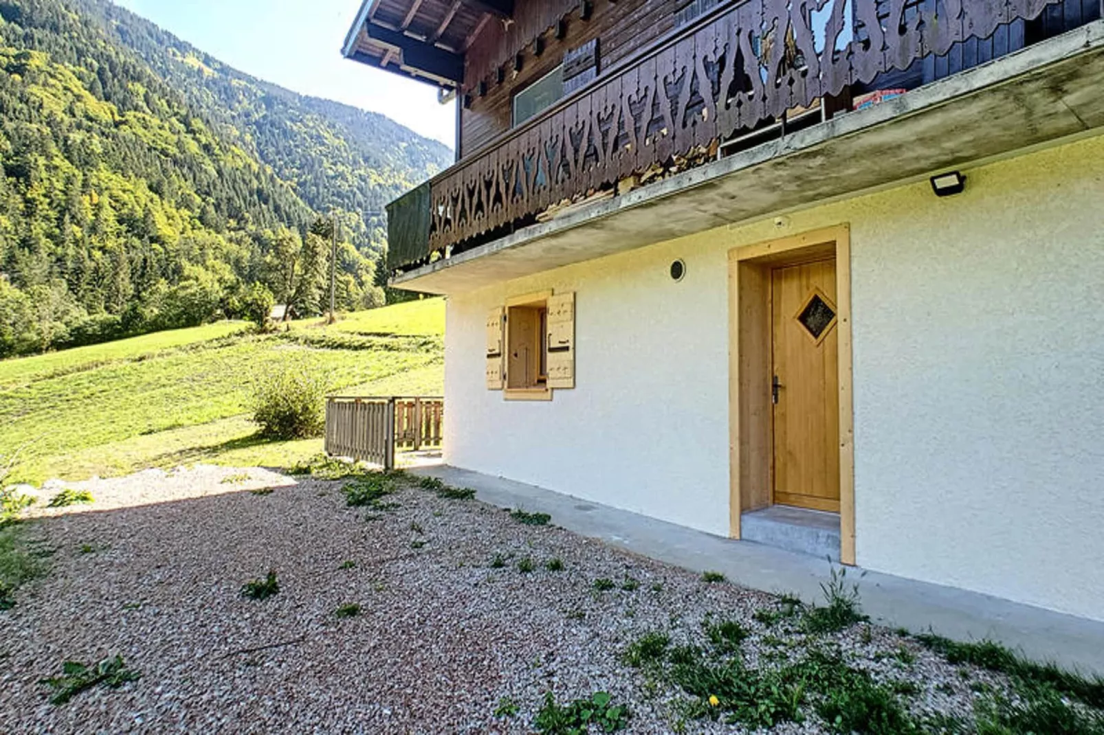 Appartements à Saint Jean d'Aulps-Exterior in summer