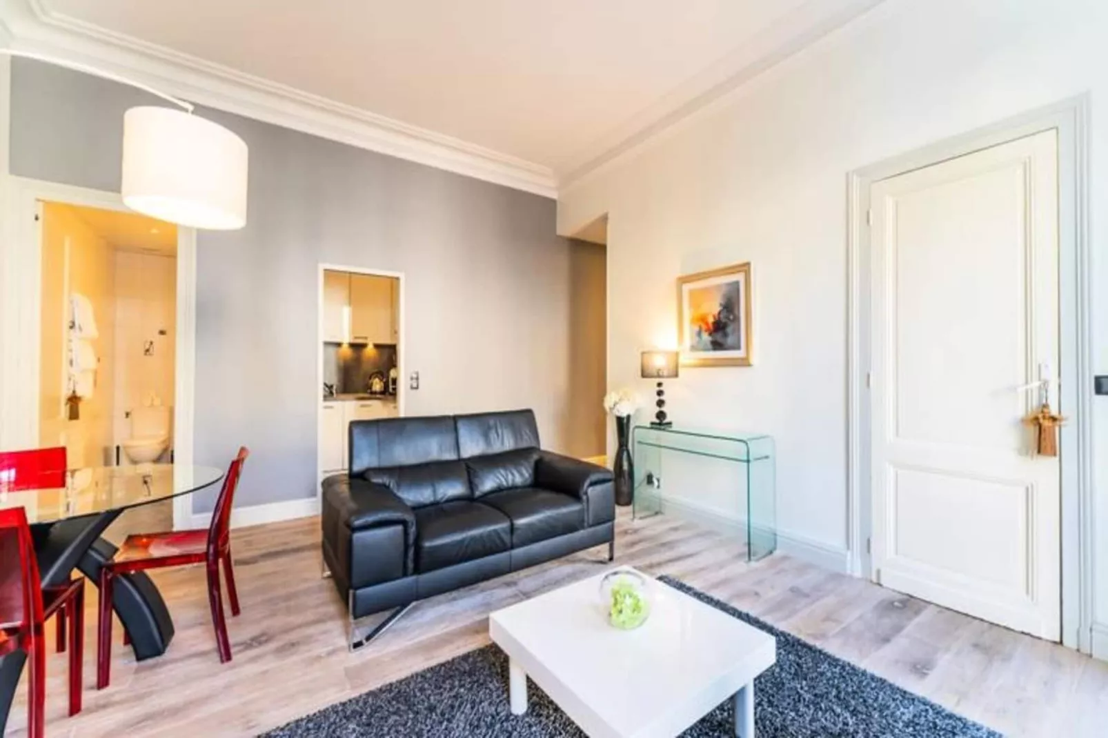 &eacute;l&eacute;gant Appartement Au C&oelig;ur Du Quartier Historique Saint-michel-Salon
