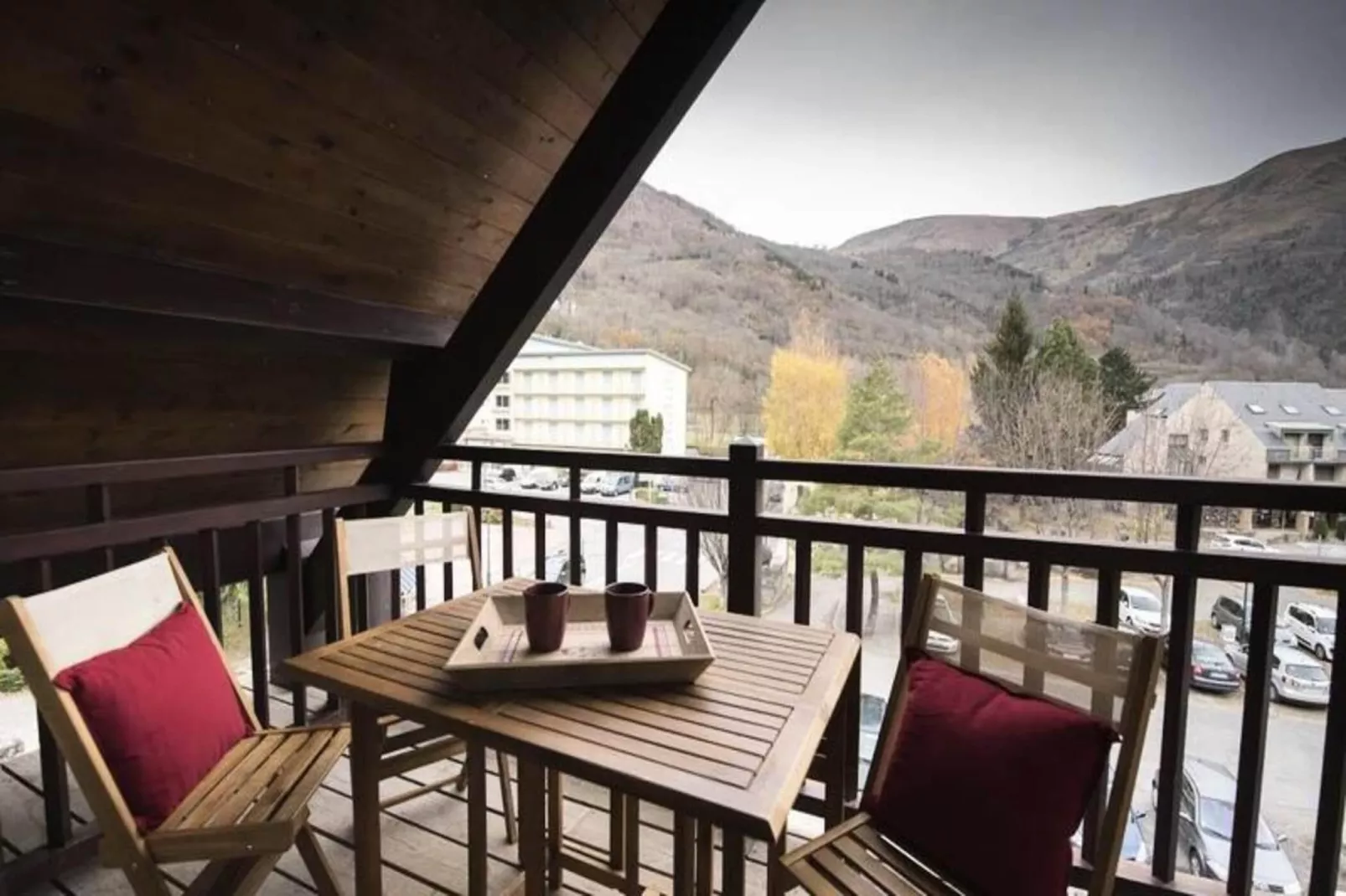 Résidence Les Fermes De Saint-Terrasse / balcon