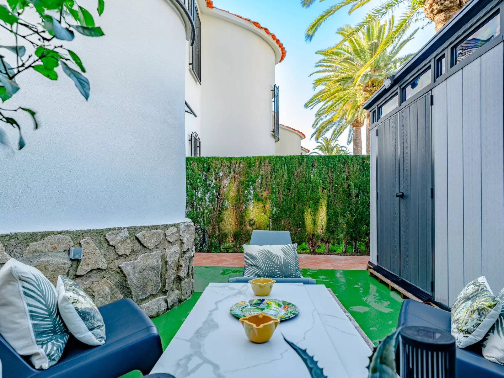 Residencia La Perla-Drinnen