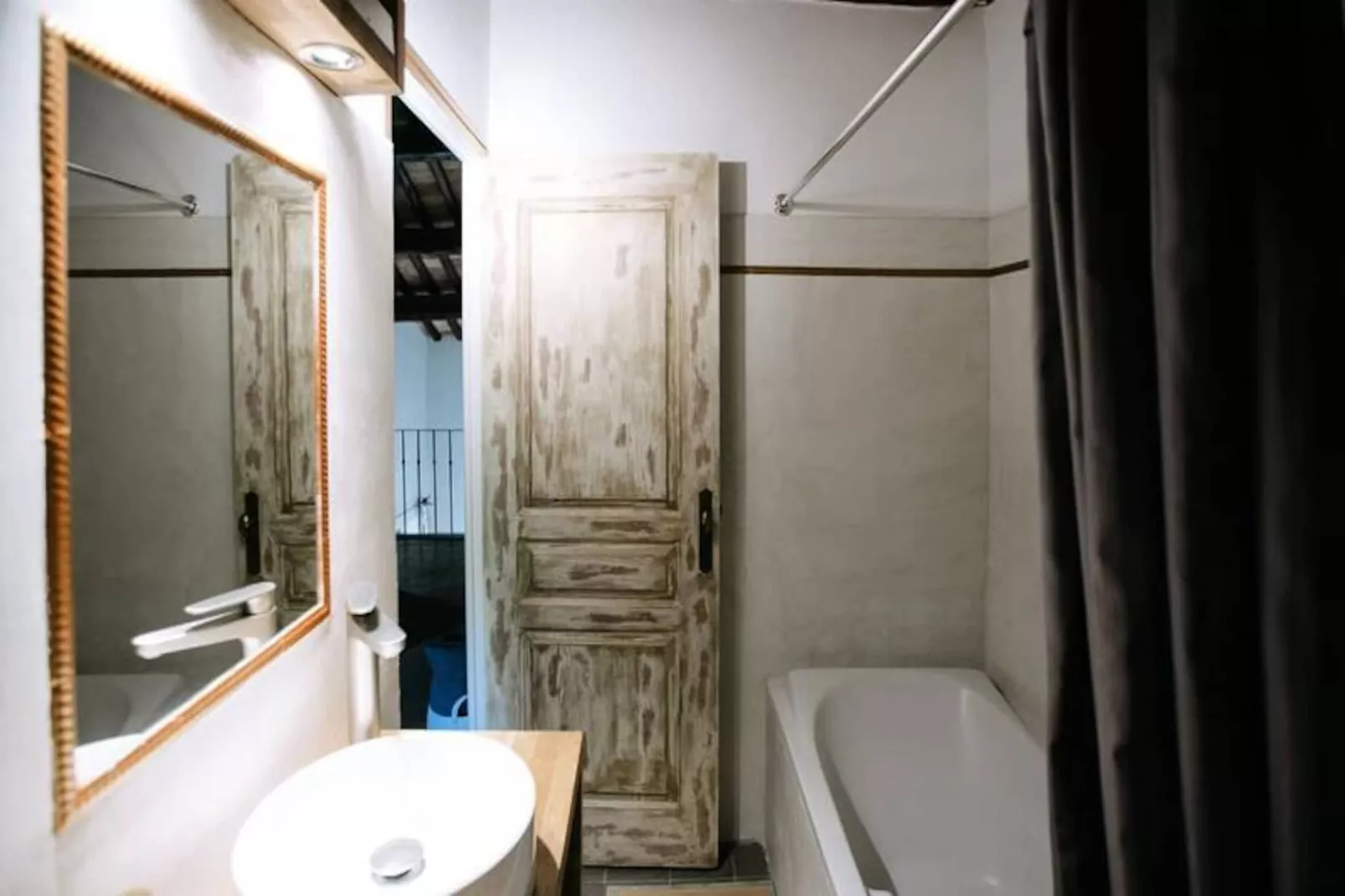 84b6 - Loft Dans Mas De Charme Du Xviii&egrave;me Si&egrave;cle-Image-tags.