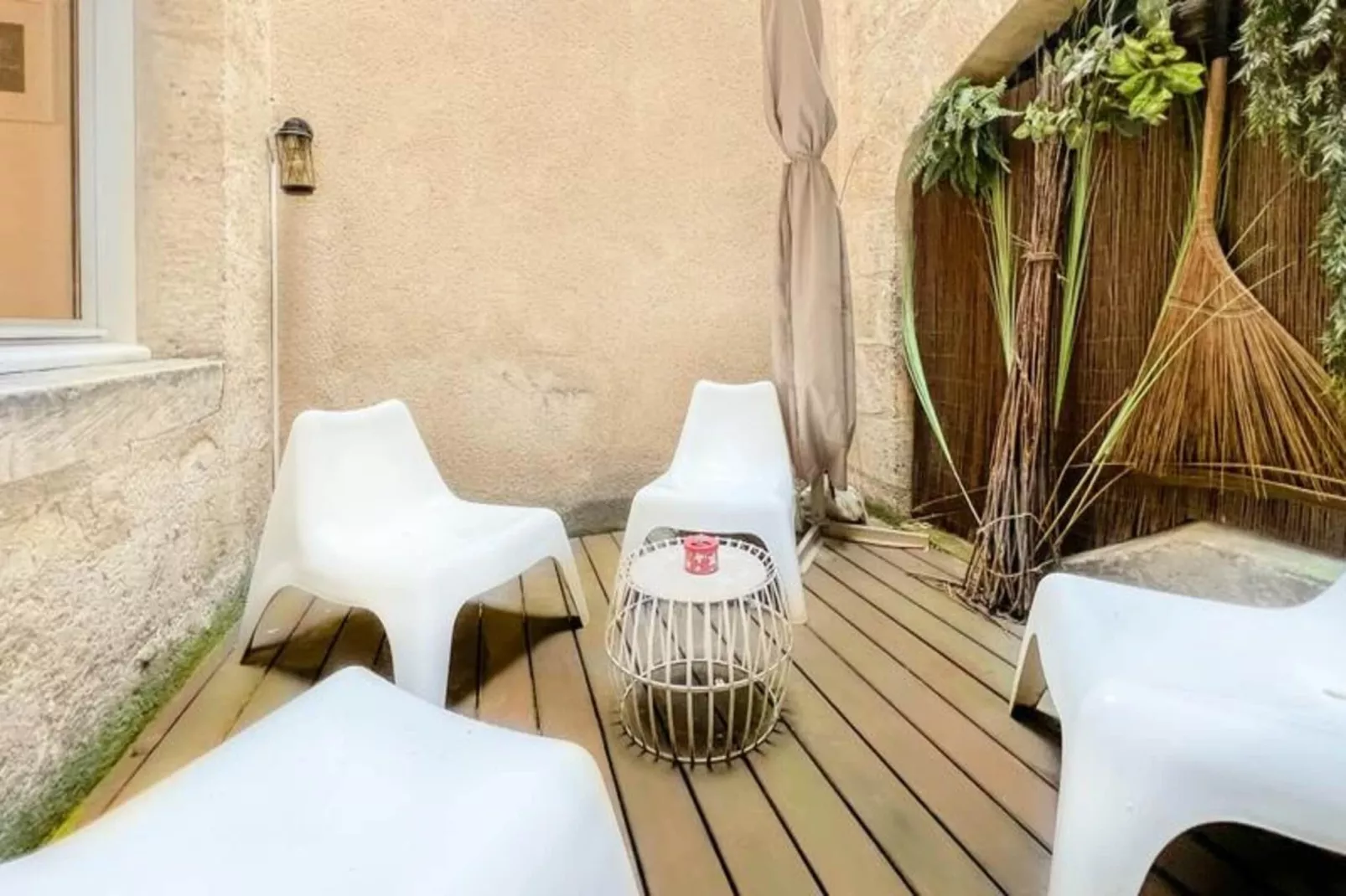 Appartement De Haut Standing Authentique Situ&eacute; Au Coeur Du Triangle D'or-Außenbereich Sommer