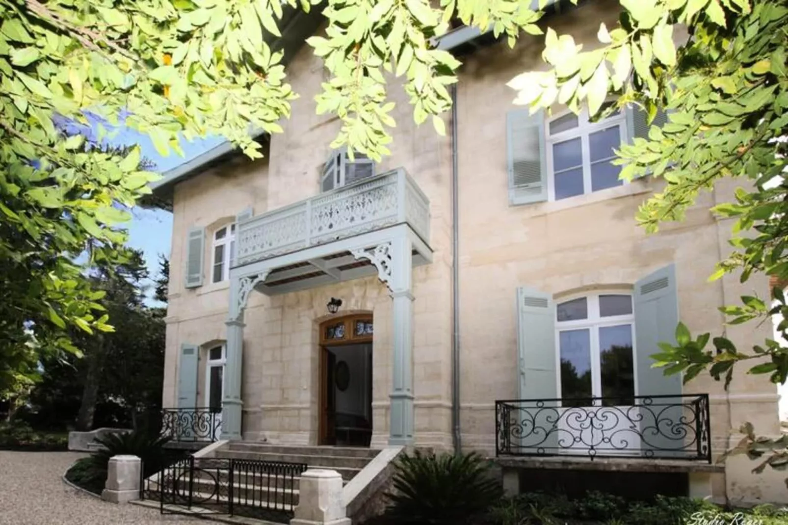 Villa Familiale R&eacute;nov&eacute;e &agrave; Arcachon &ndash; 6 Ch, 4 Sdb, Entre 8 &agrave; 10 Pers-Ambiente