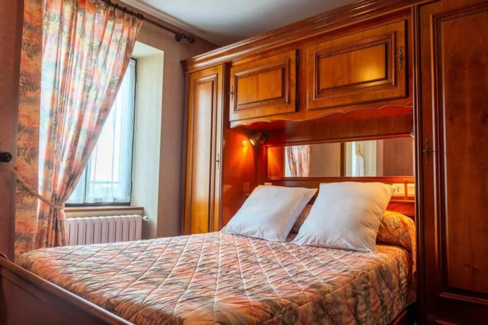 Gîte de France Bon aubrac pour 12 personnes 2 épis-Image-tags.