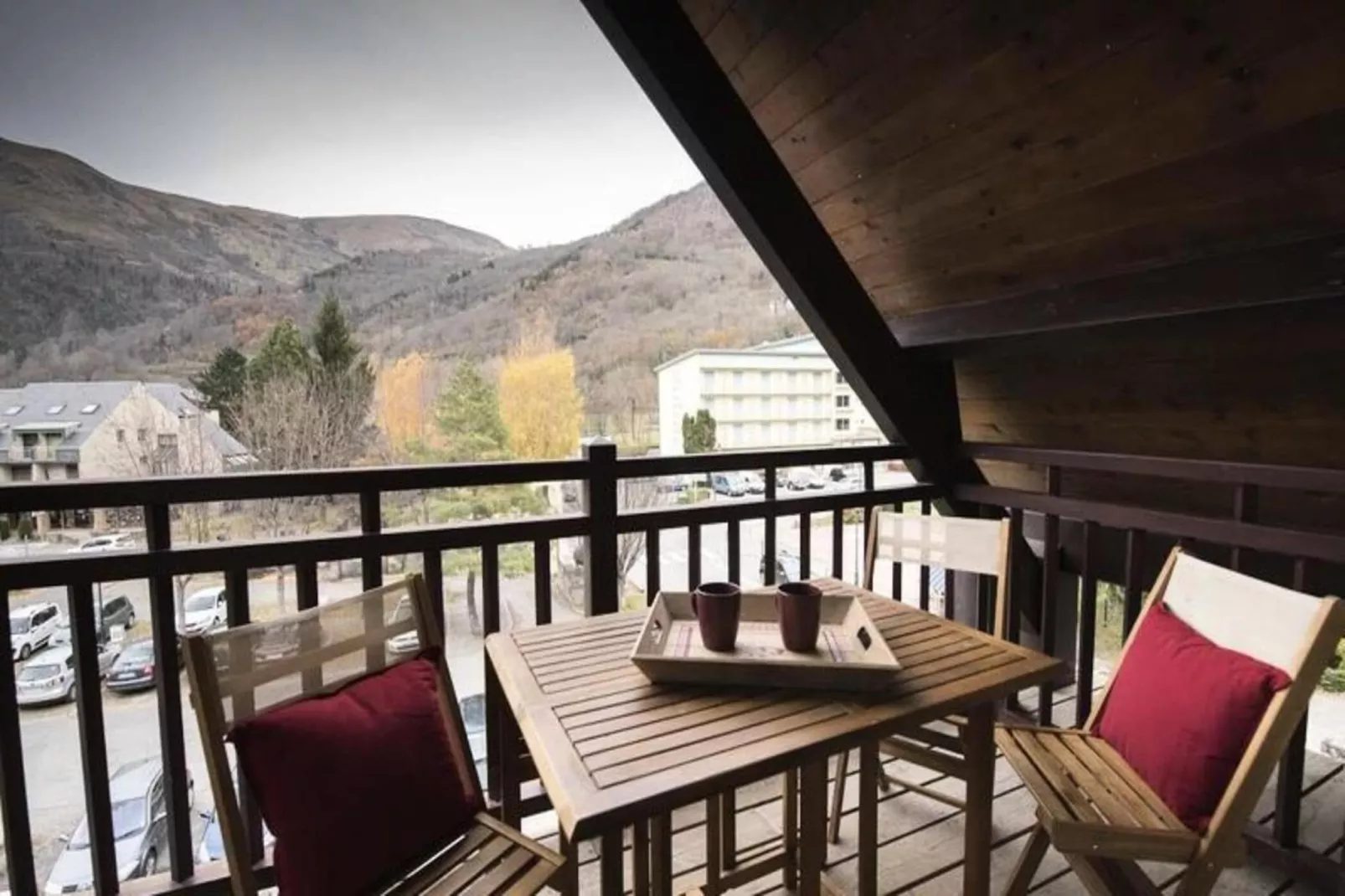 Résidence Les Fermes De Saint-Terrasse / balcon