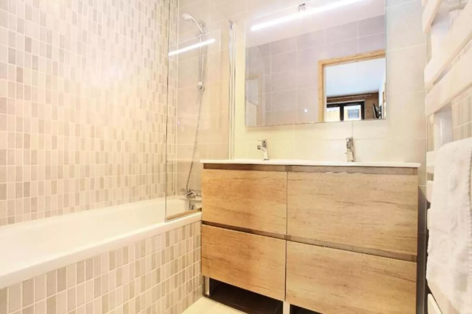 Résidence Prestige Odalys Mendi Alde****-Salle de bain