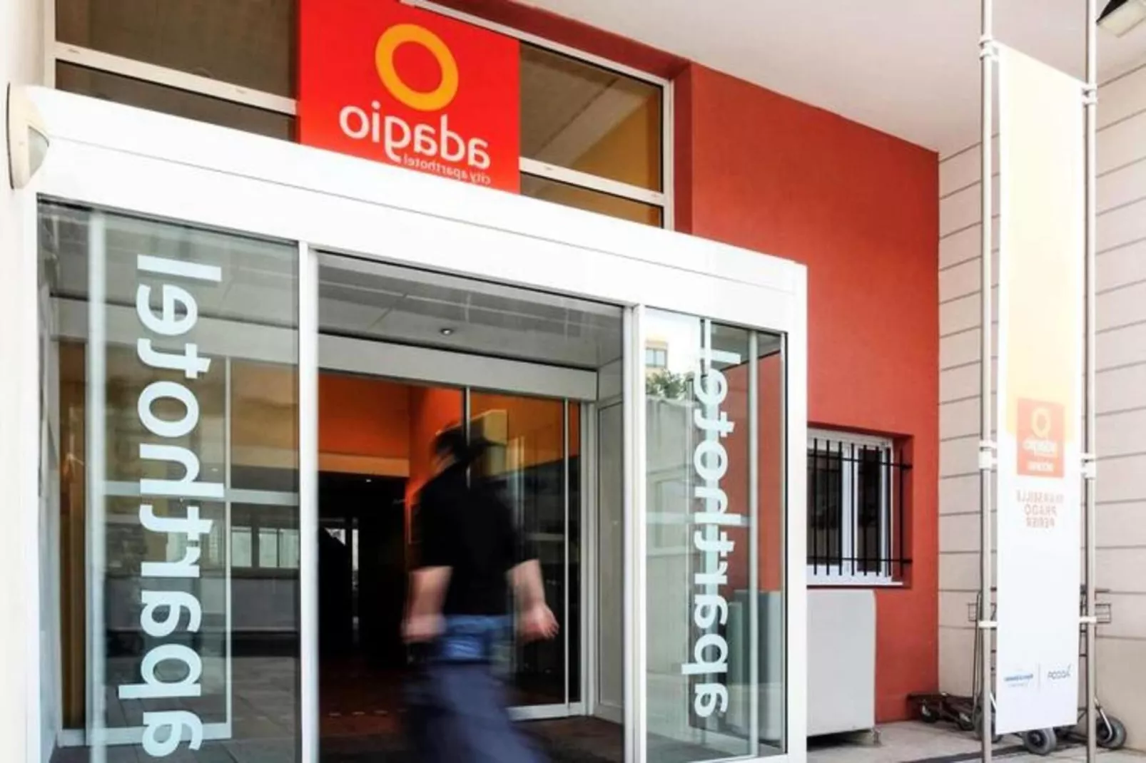 Néméa Appart'hôtel Résidence Toulouse Concorde****-Außenbereich Sommer