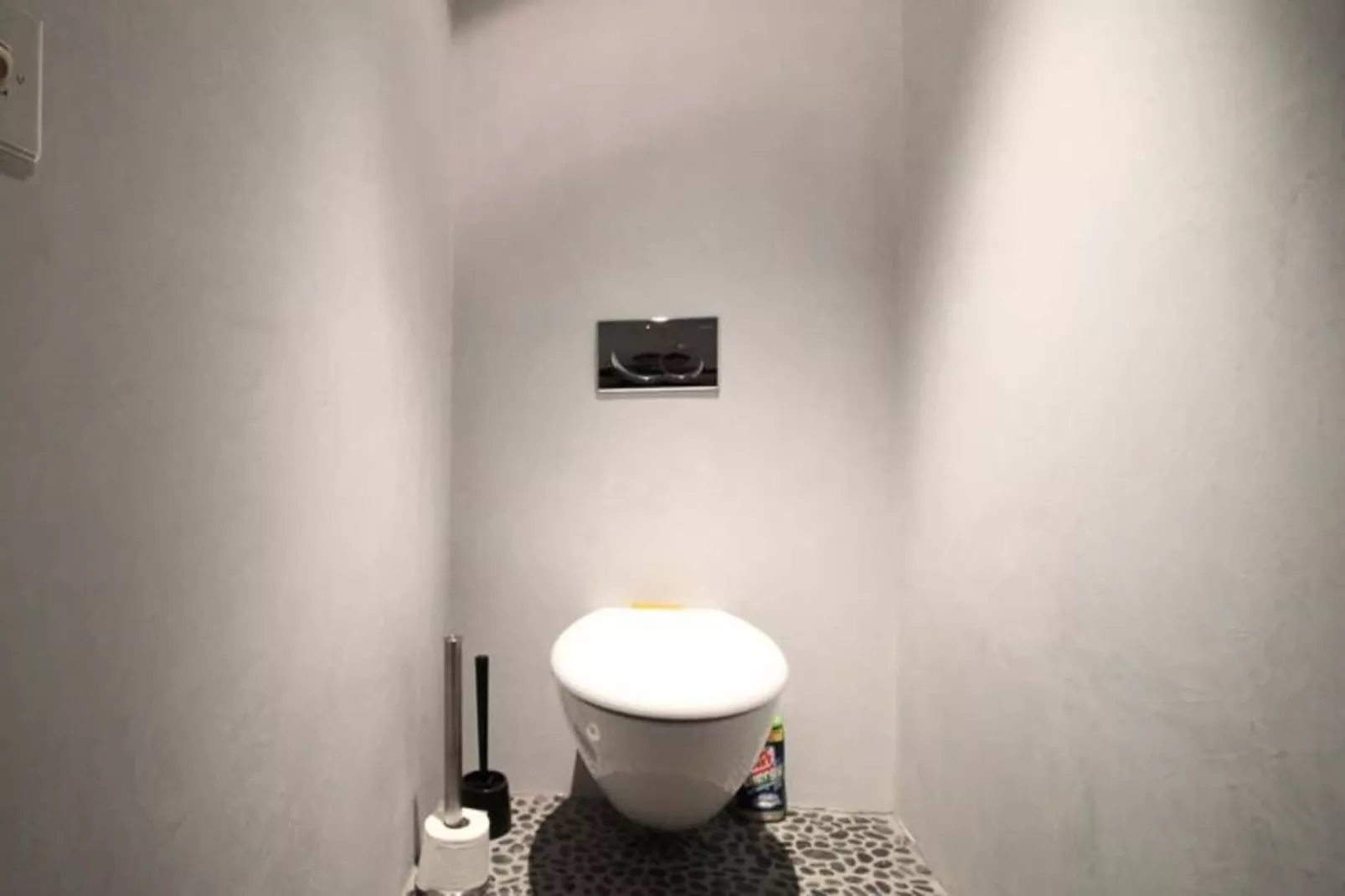 Superbe Appartement &agrave; La Belle Pierre Pour 4 Dans La Rue Des Antiquaires-Exterior in summer