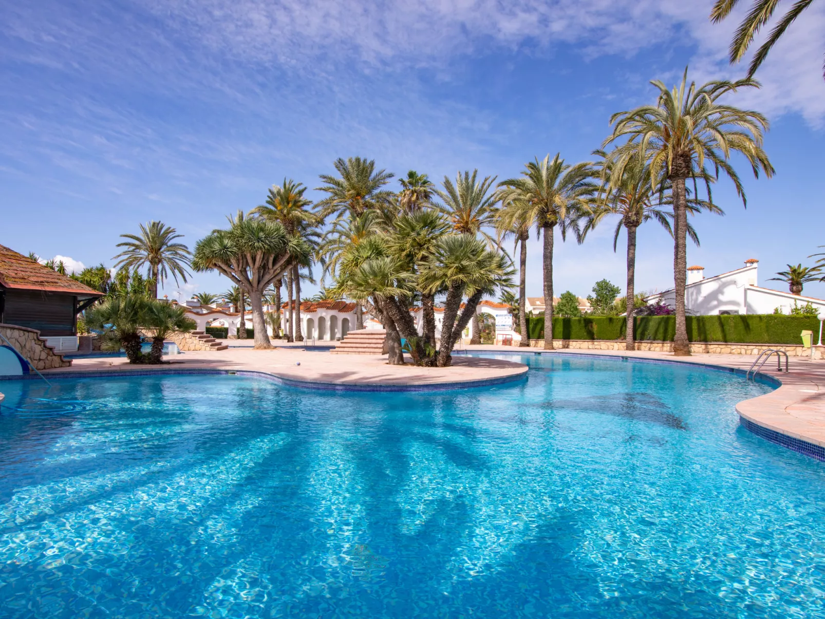 Residencia La Perla-Draußen