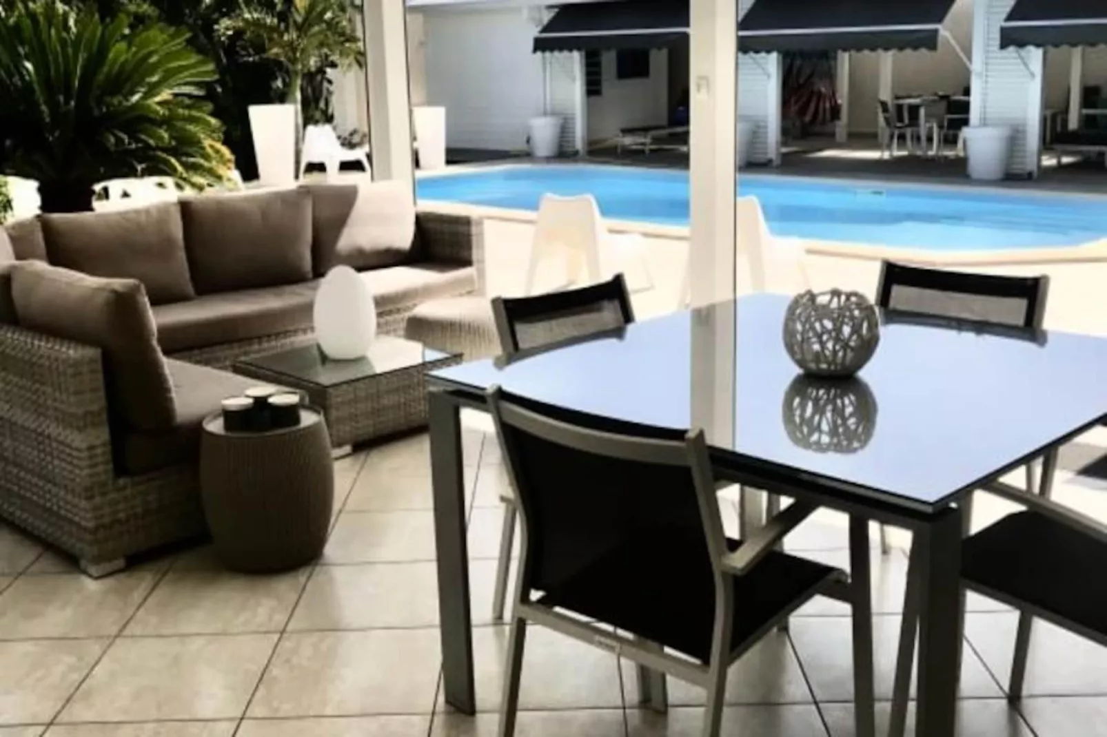 Villa Arbre Du Voyageur-Image-tags.