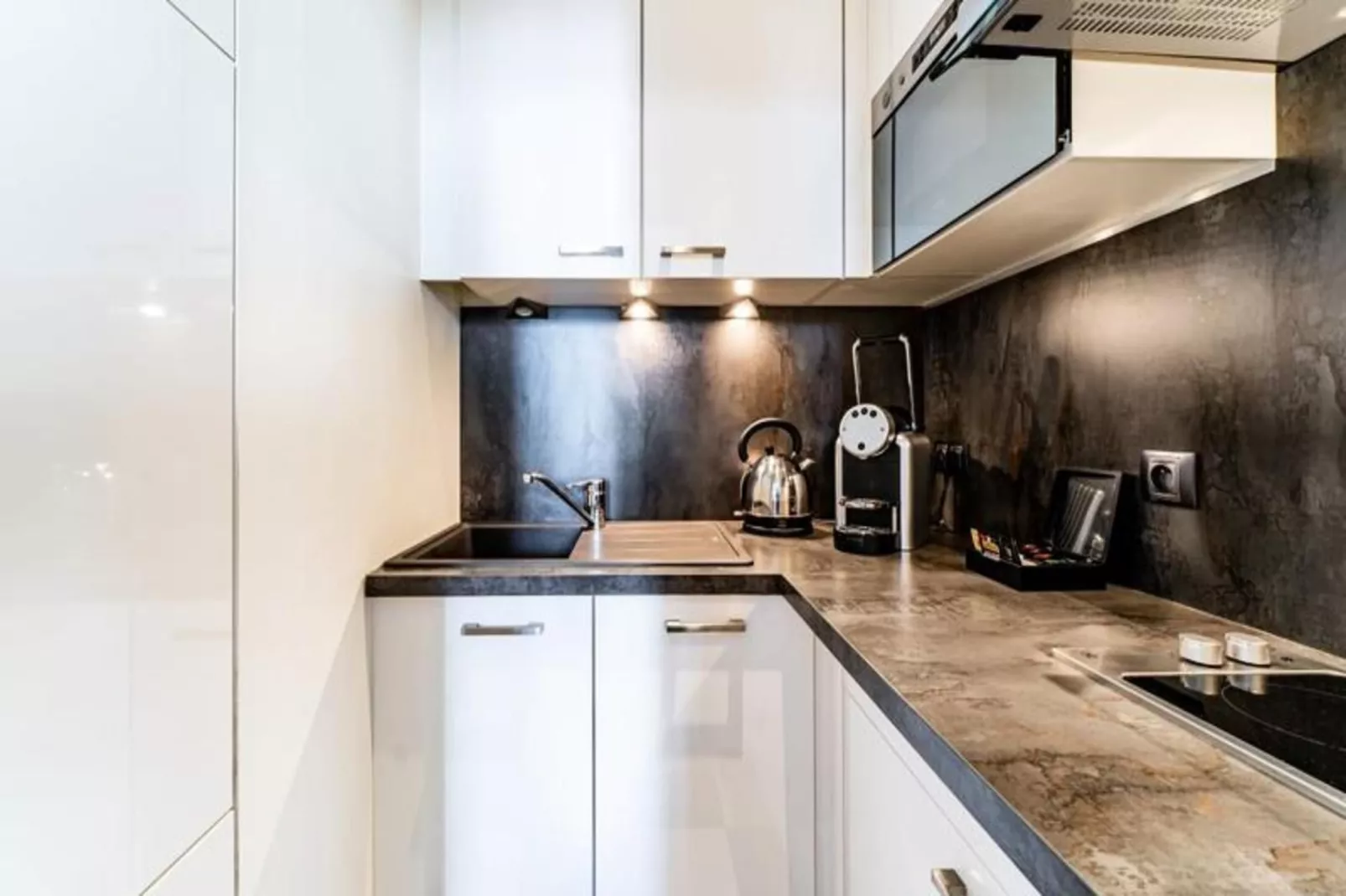 &eacute;l&eacute;gant Appartement Au C&oelig;ur Du Quartier Historique Saint-michel-Salon