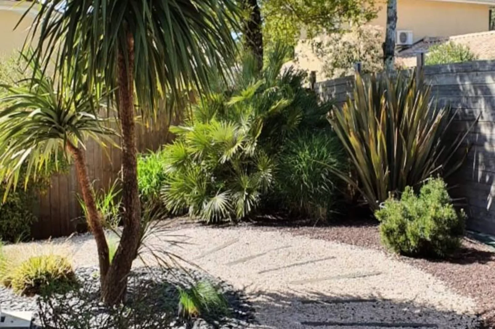 Villa Au Charme Familial Avec Belle Terrasse Et Piscine Chauff&eacute;e-Image-tags.