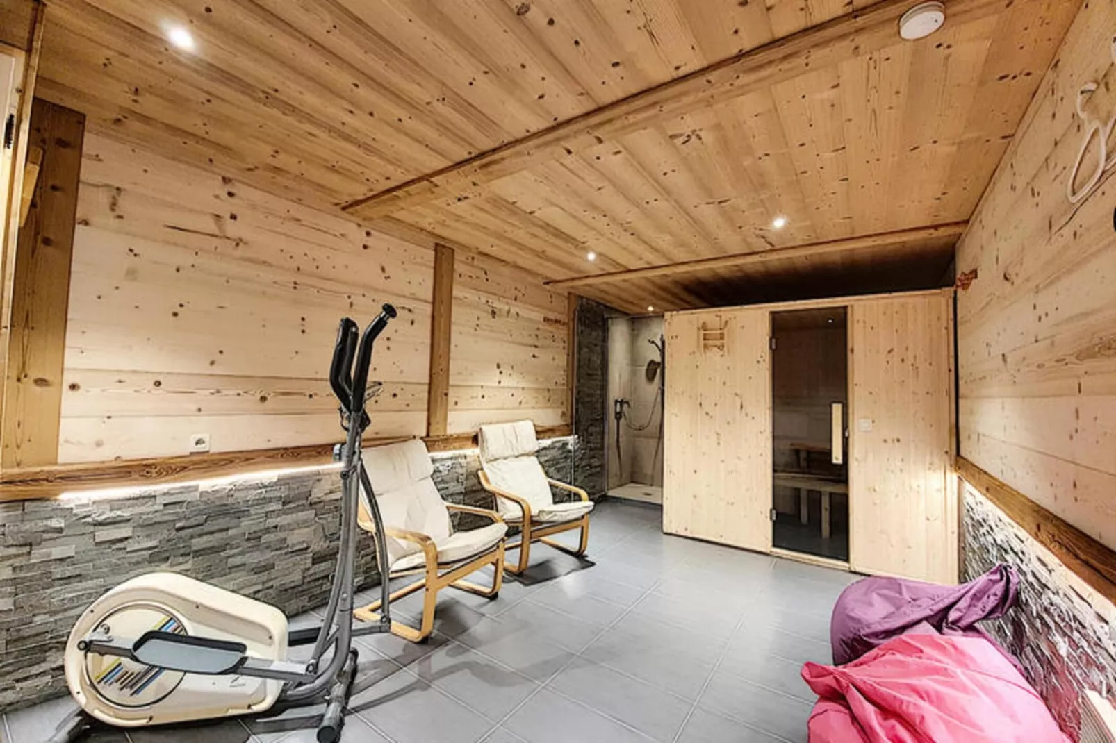 Chalets à Morzine-Fitnessraum