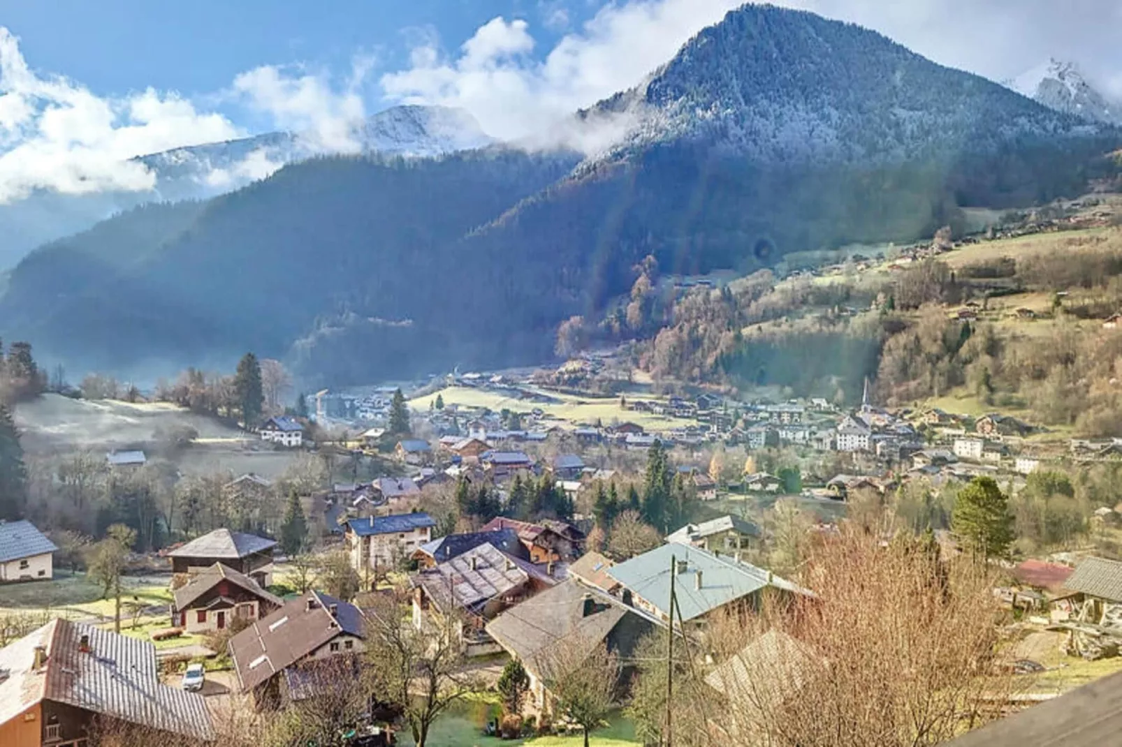 Appartements à Saint Jean d'Aulps-View in summer