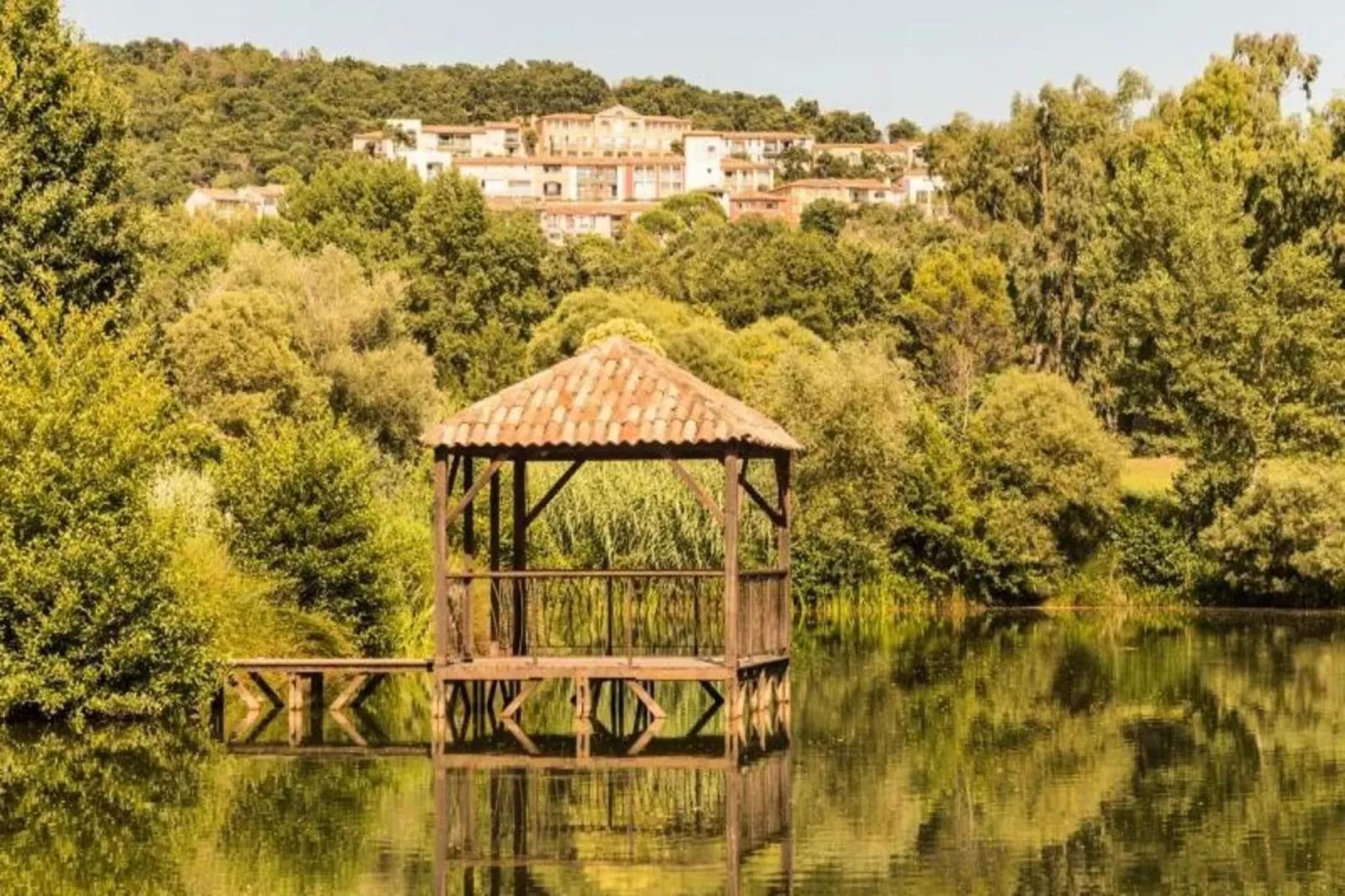 Les Appartements aux Restanques du Golfe de St Tropez - maeva Home-Exterior in summer