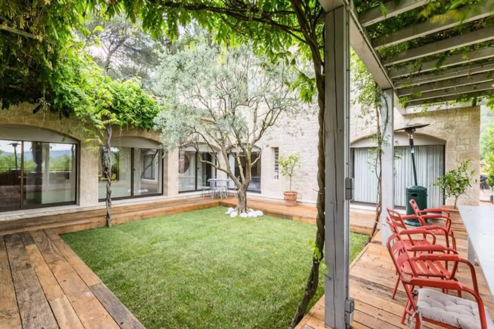 Superbe Villa Avec Vue, Entre Aix En Provence Et Luberon-Image-tags.