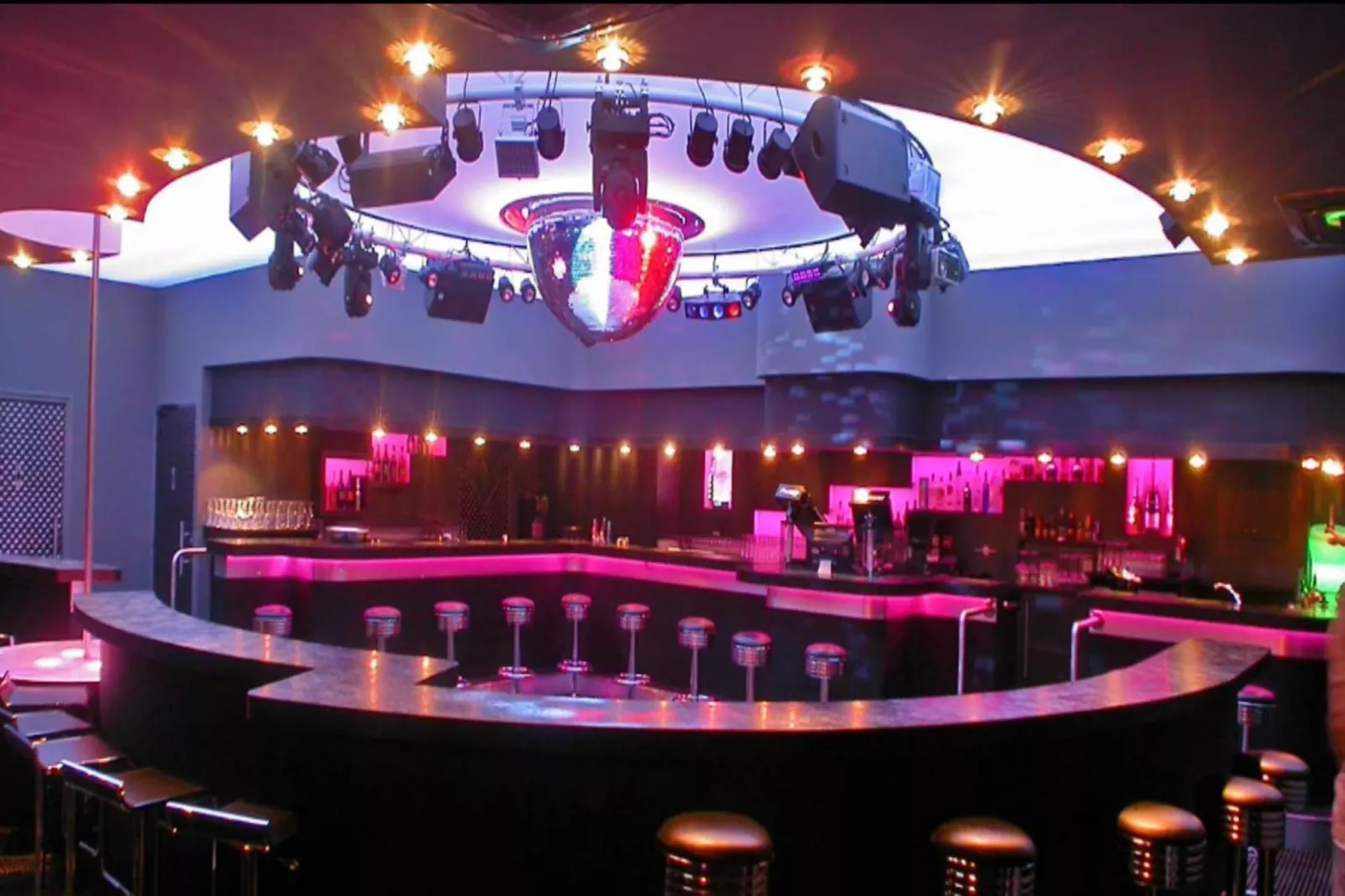 Résidence Domanial B-Außenbereich Sommer