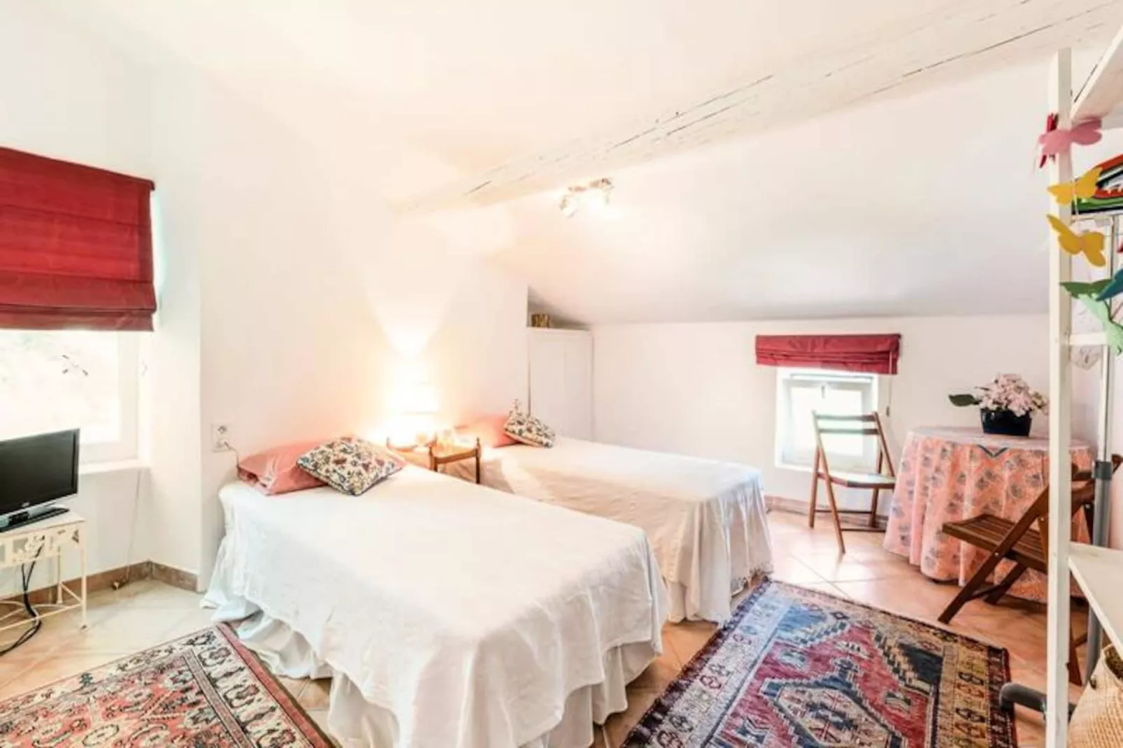 Maison De Famille En Provence-Image-tags.