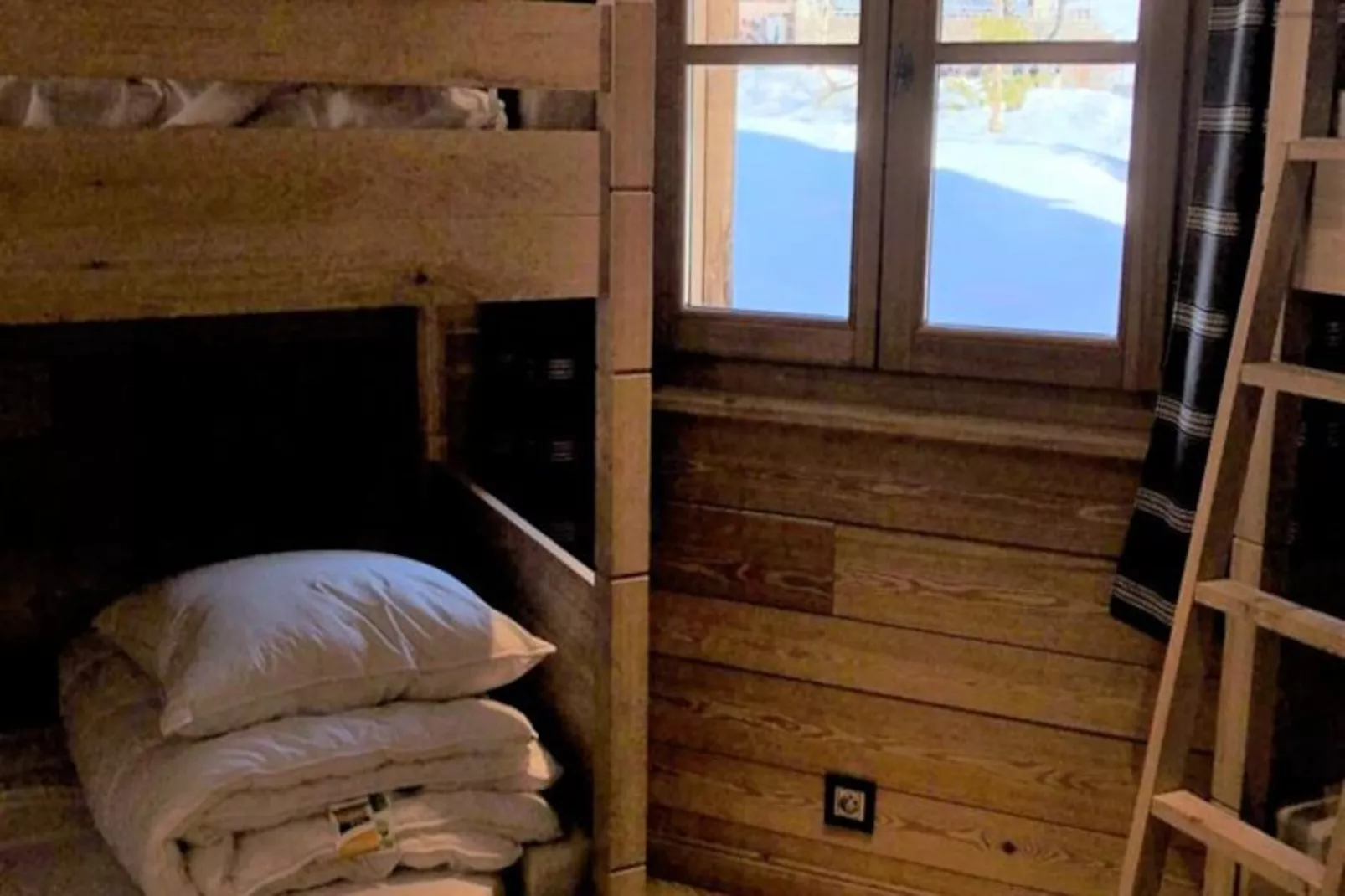 Chalet Pic Bayle-Image-tags.