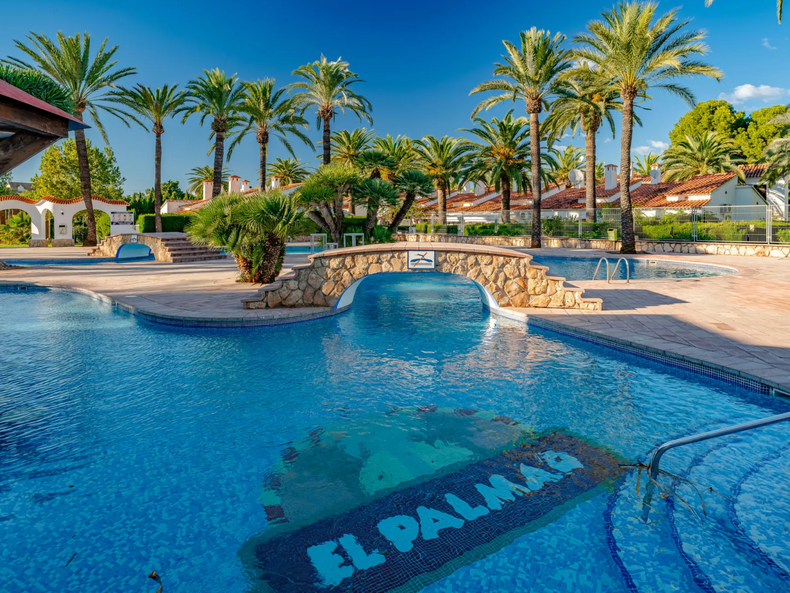 Residencia La Perla-Draußen