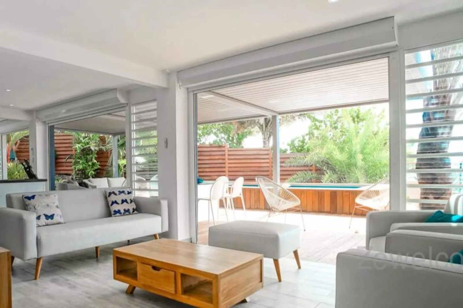 Villa Sea Side-Image-tags.