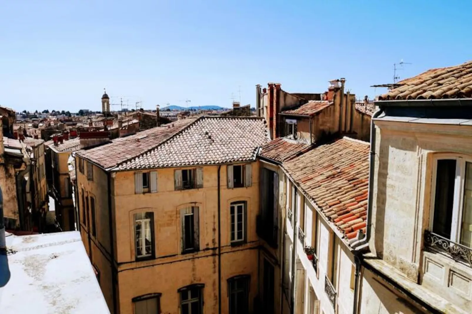 Les Toits De L'argenterie-Image-tags.