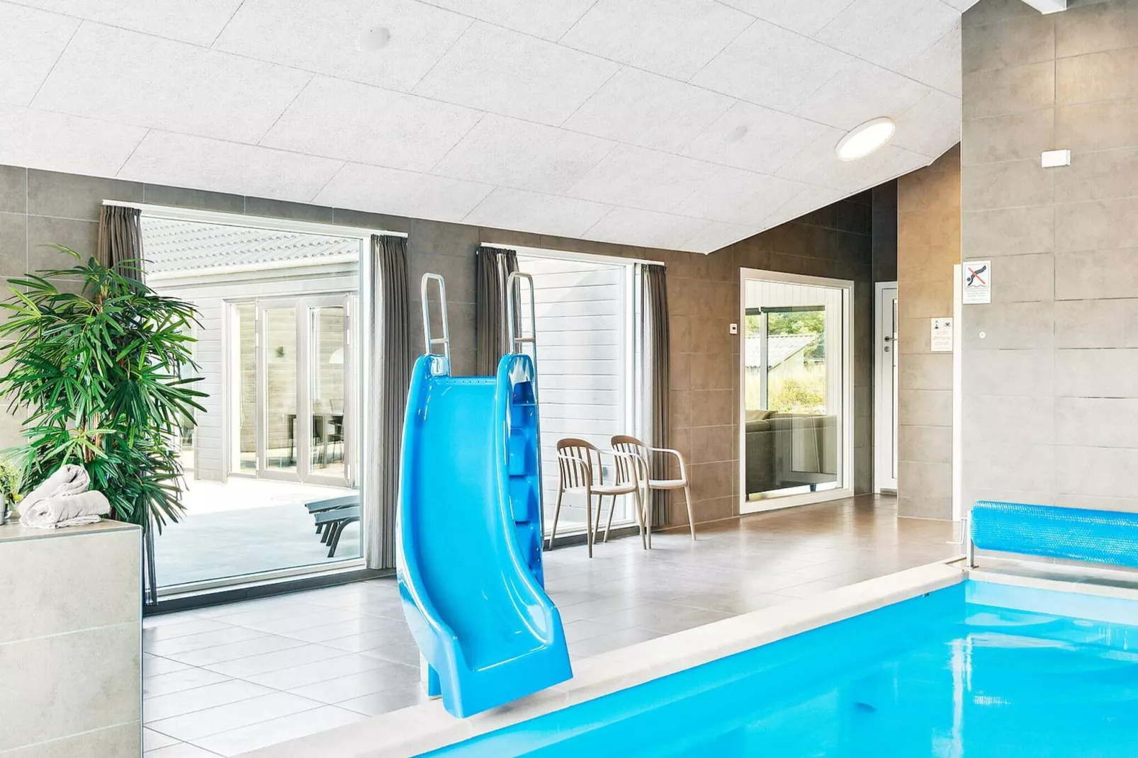Luxury Retreat with Pool - By Traum Ferienwohnungen-Swimming pool