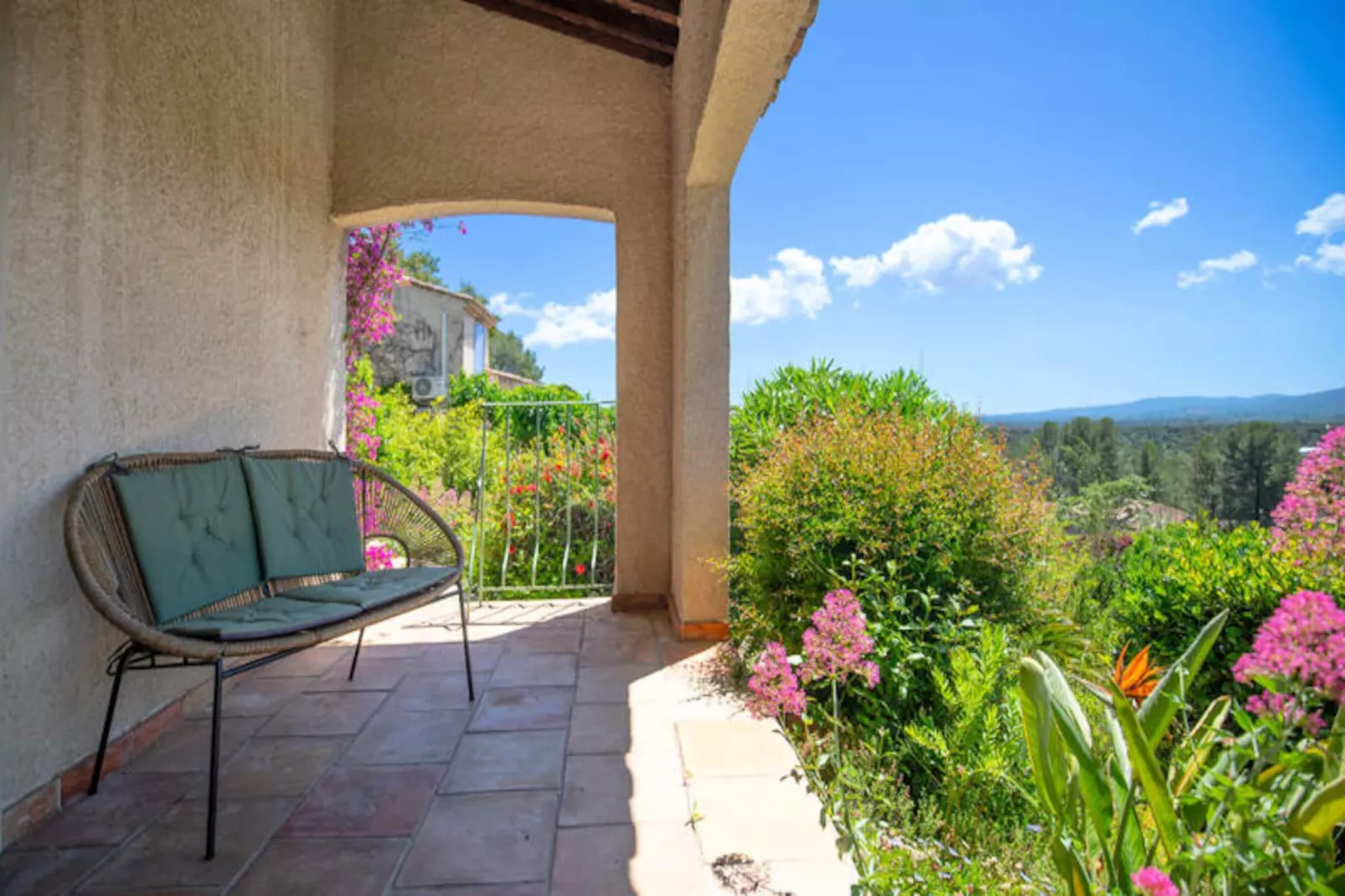 Villa 10 Pers Piscine Priv&eacute;e Pr&egrave;s De Saint-tropez-Image-tags.