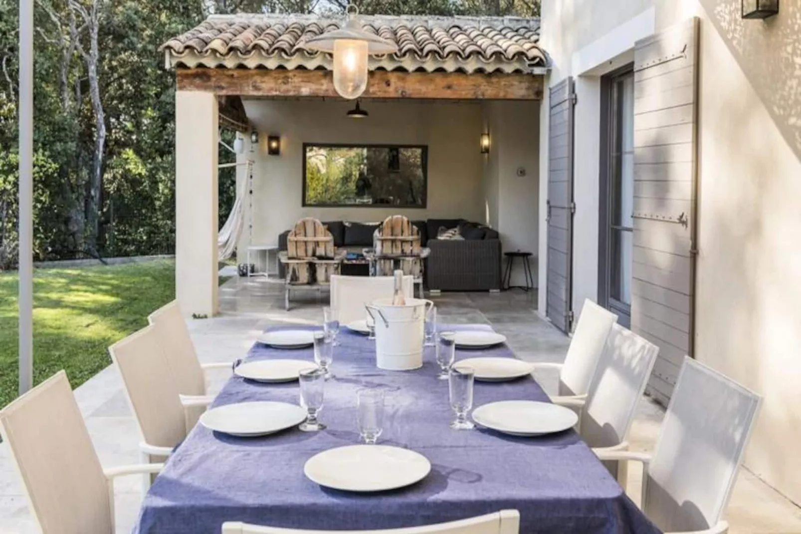 Bastide Blanche : Votre &eacute;vasion En Provence-Image-tags.