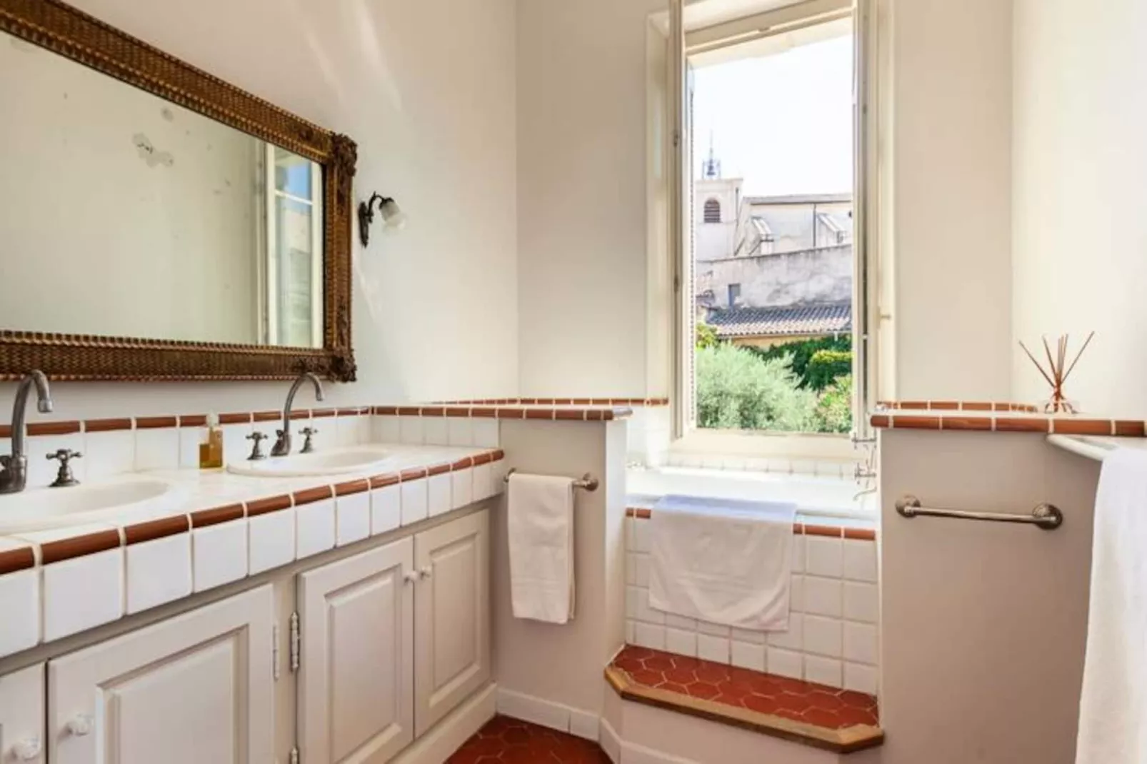 Les Cordeliers - Centre Historique-Image-tags.