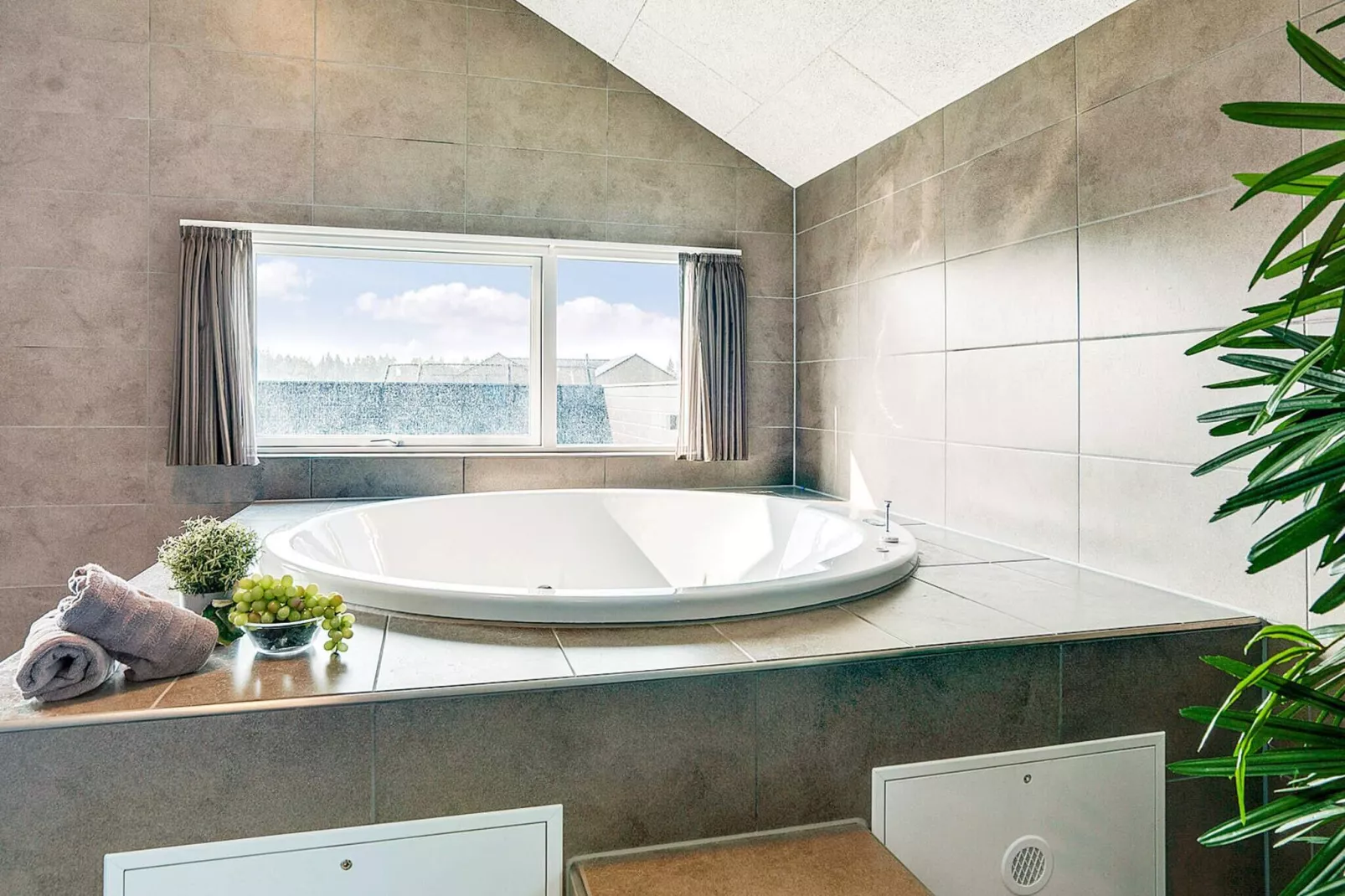 Luxury Retreat with Pool - By Traum Ferienwohnungen-Spa
