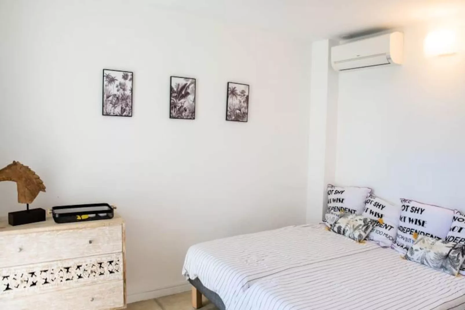 Villa Summer Forever-Image-tags.