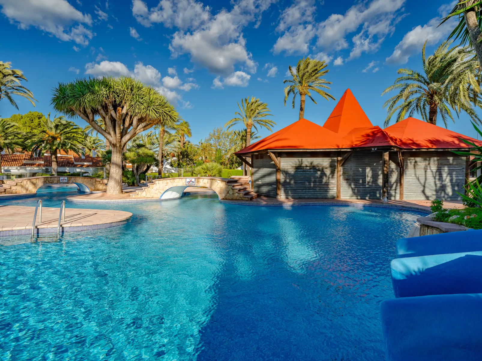 Residencia La Perla-Draußen