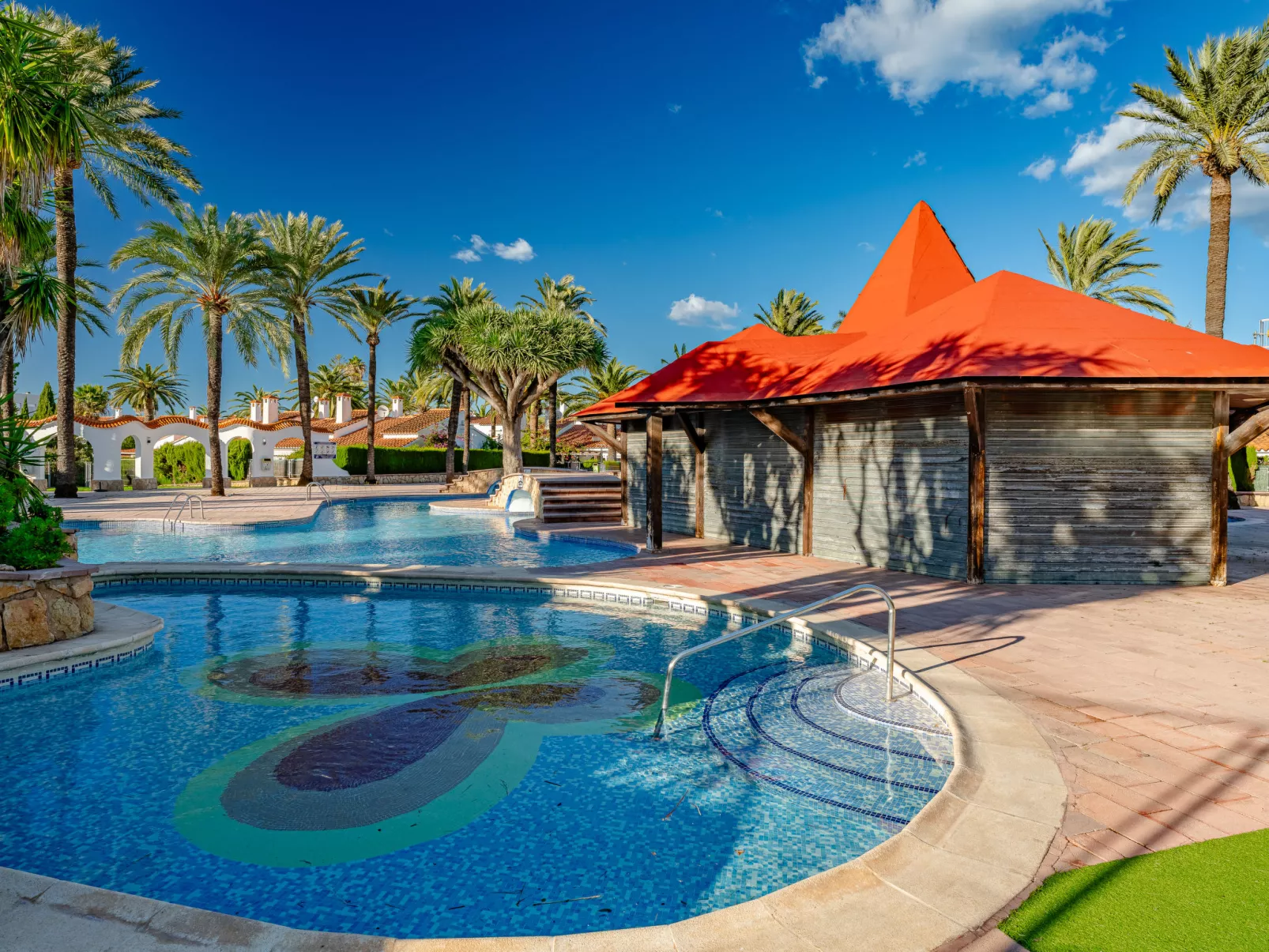 Residencia La Perla-Draußen