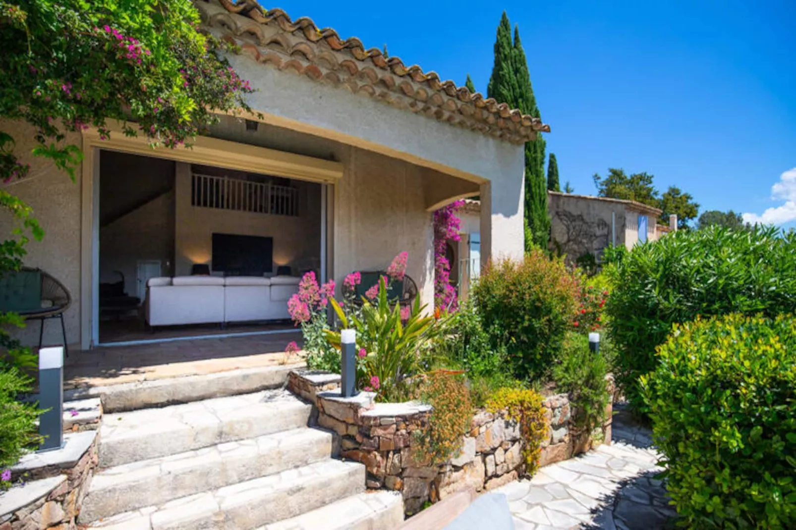 Villa 10 Pers Piscine Priv&eacute;e Pr&egrave;s De Saint-tropez-Image-tags.