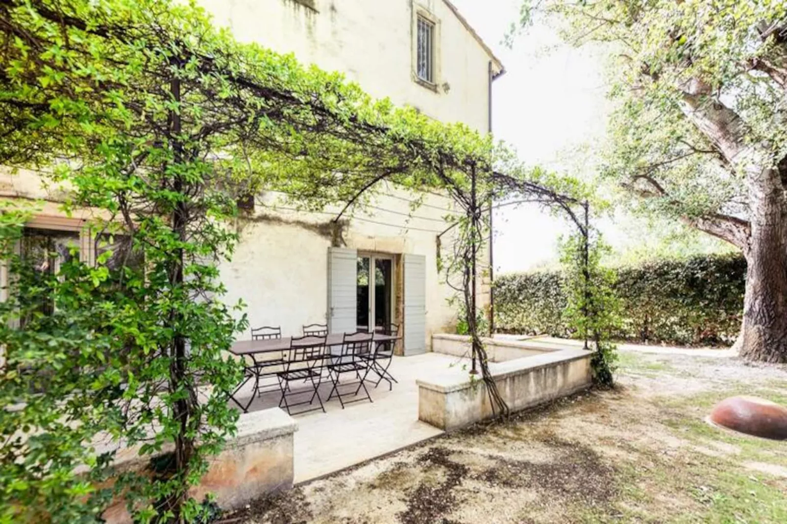 Maison De Famille En Provence-Image-tags.