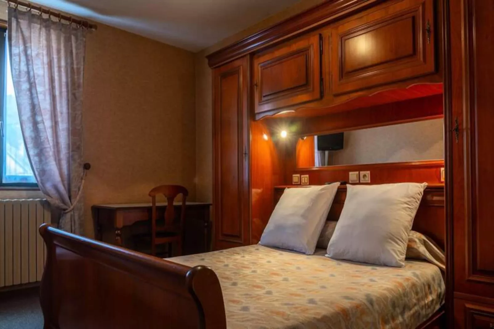 Gîte de France Bon aubrac pour 12 personnes 2 épis-Image-tags.