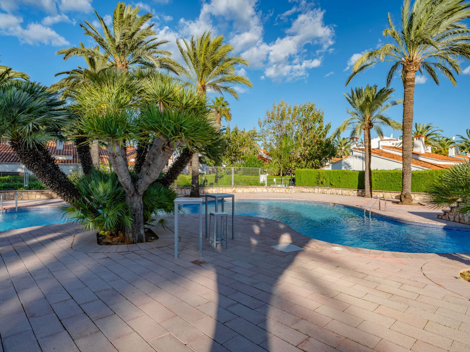 Residencia La Perla-Draußen