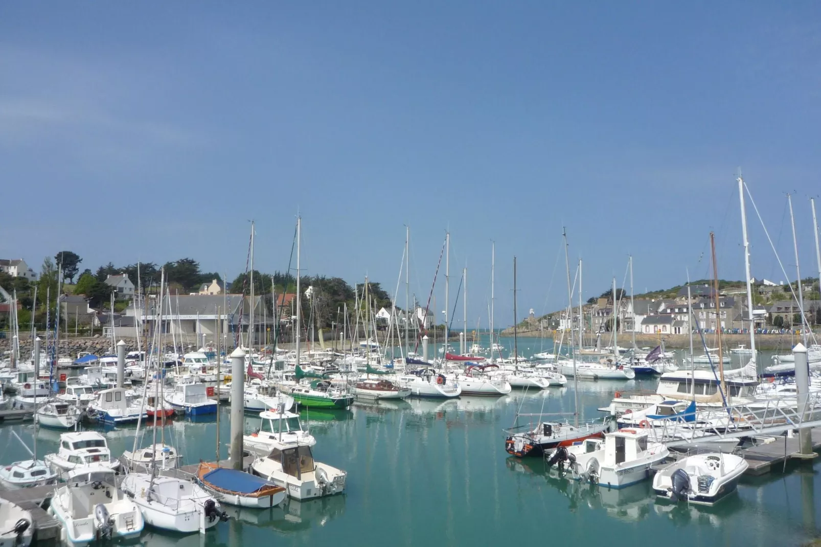 Holiday flat Matignon-Areas summer 20km