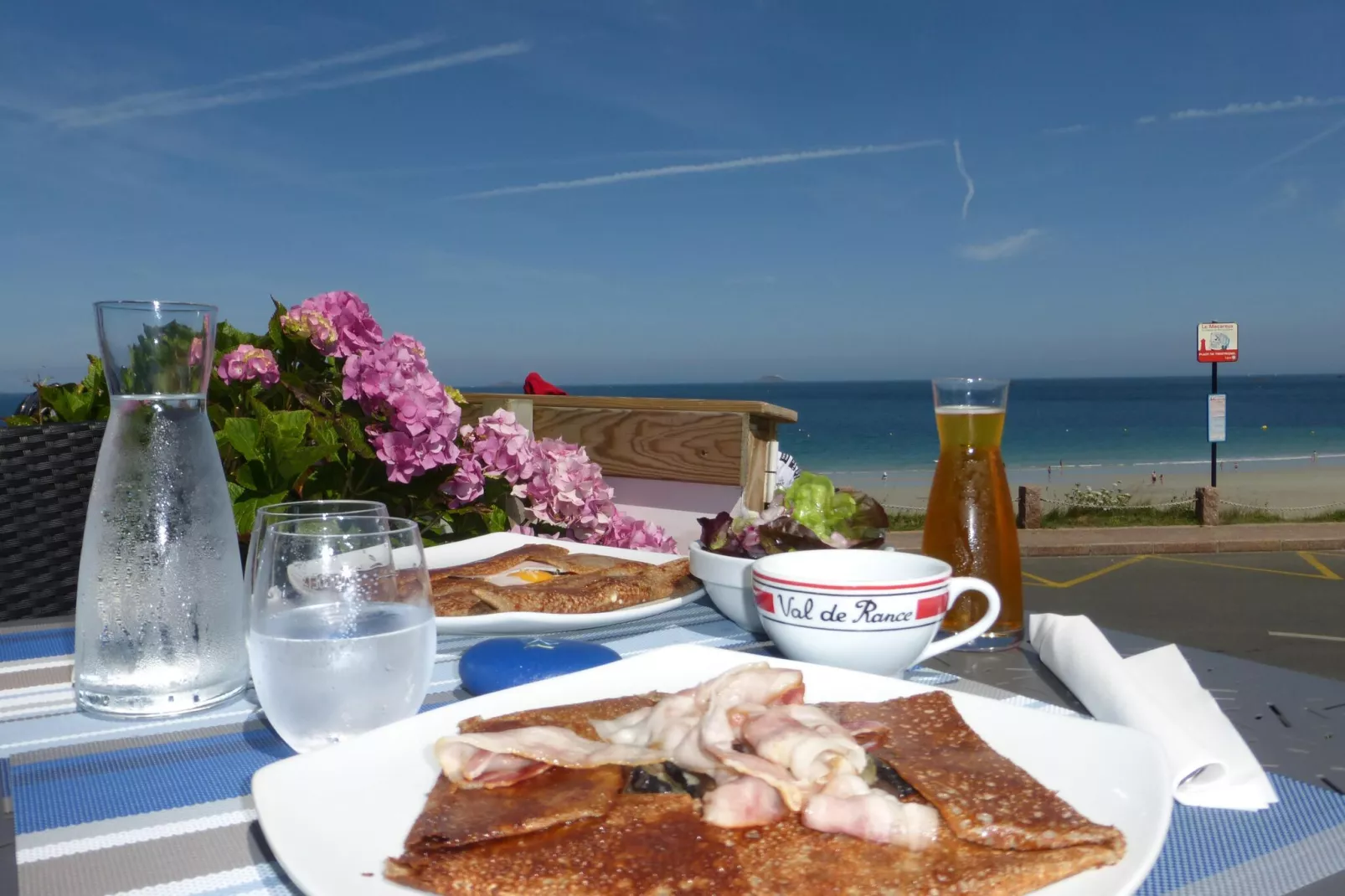 Holiday flat Matignon-Areas summer 20km