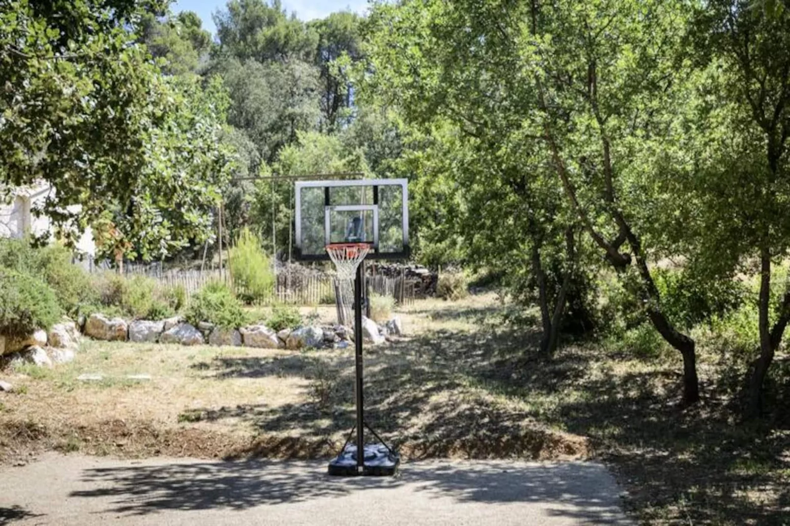 Les Gardis, Votre Refuge Id&eacute;al En Provence.-Image-tags.