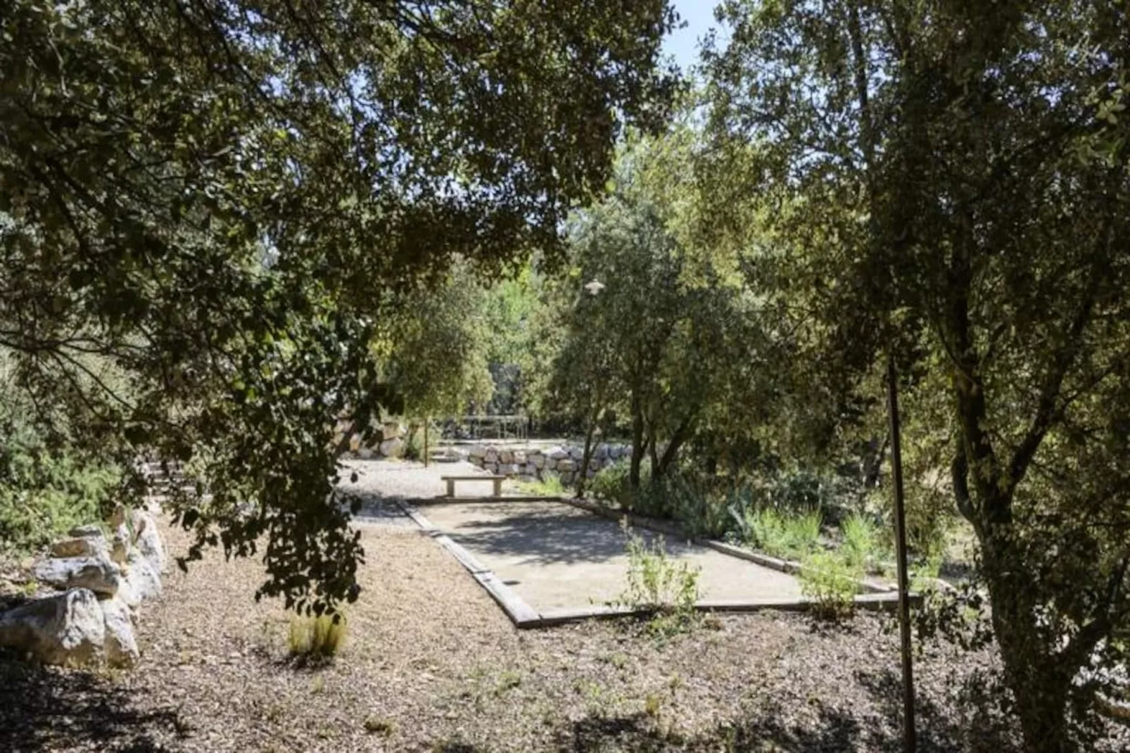 Les Gardis, Votre Refuge Id&eacute;al En Provence.-Image-tags.