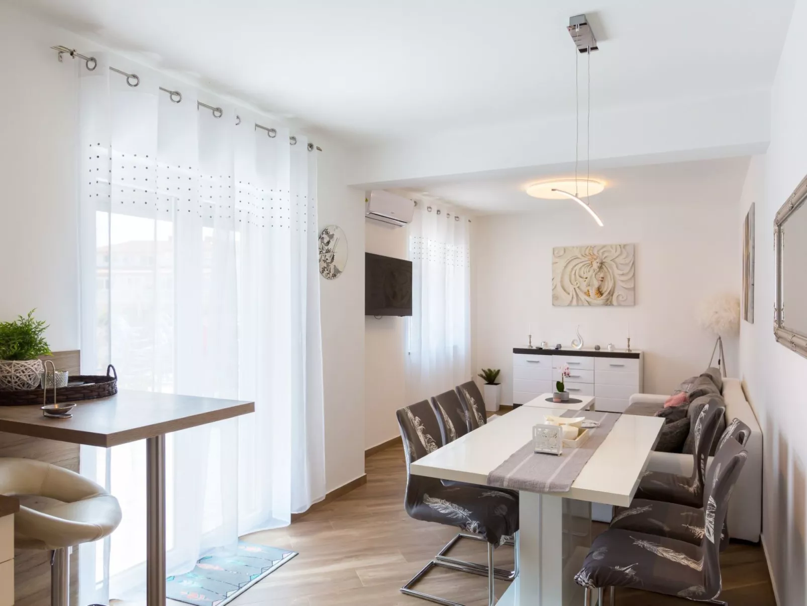 Modernes Apartment As Veliki mit Terrasse