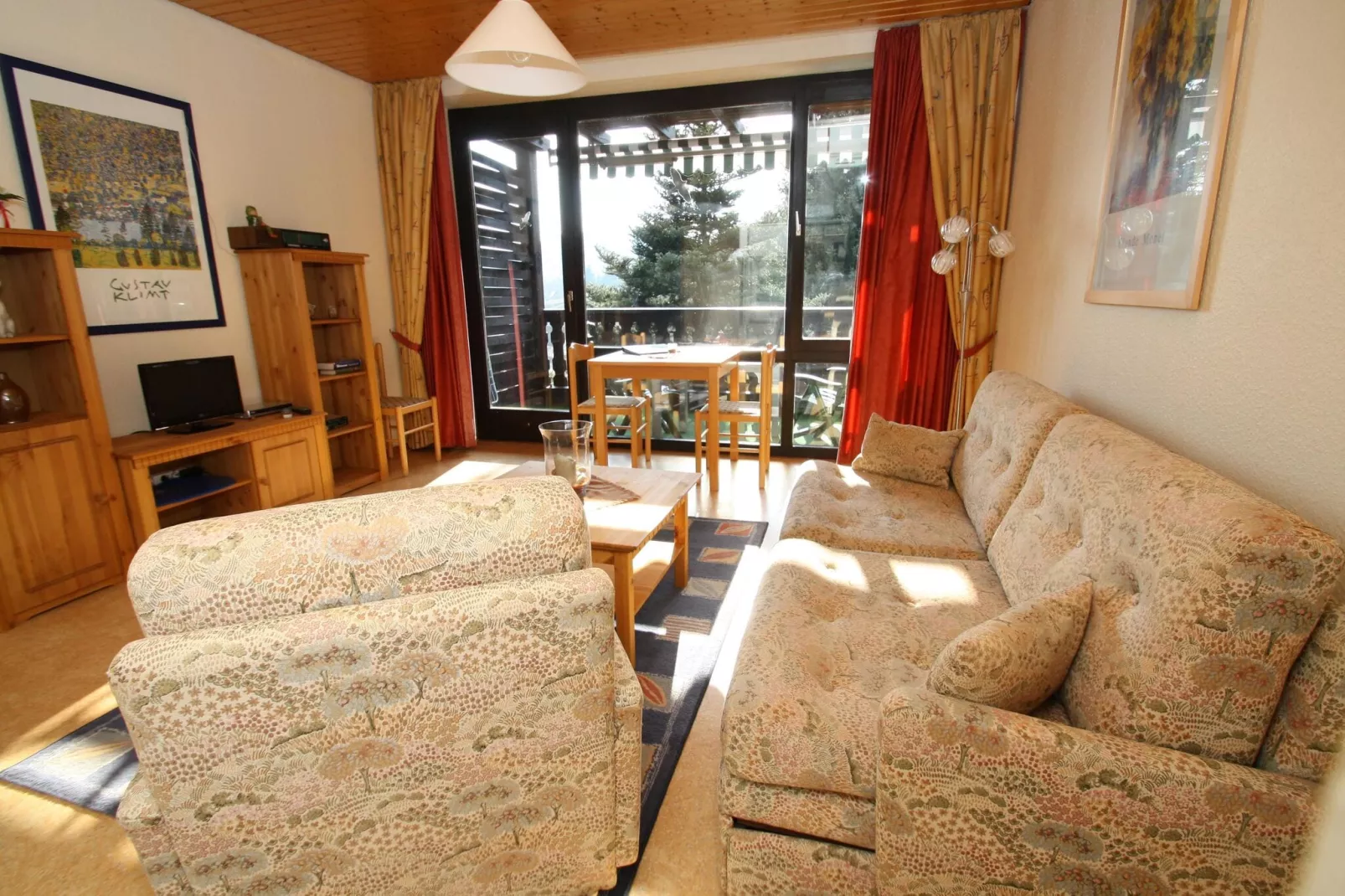 Ganzes Haus-Living room