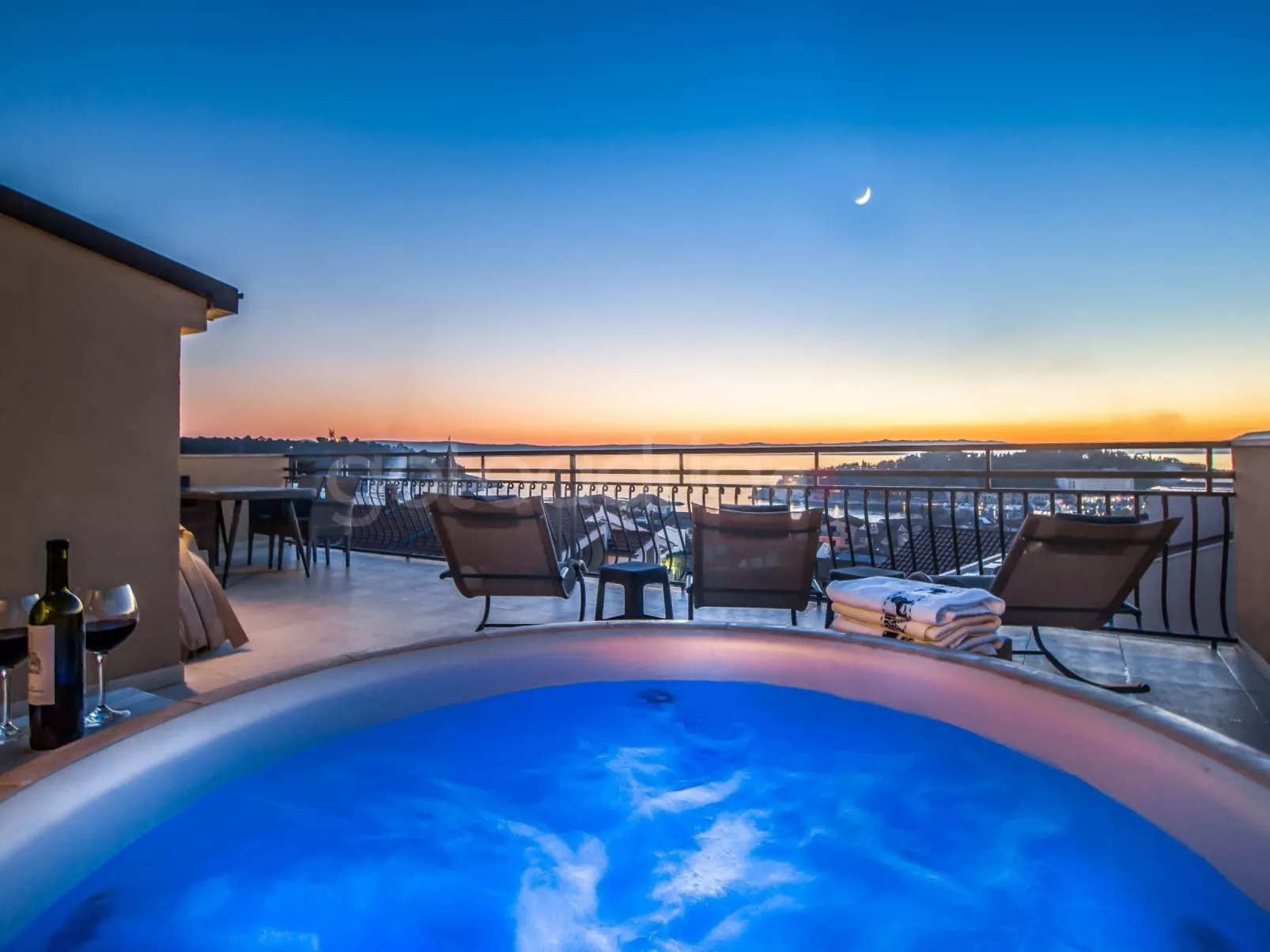 Penthouse Skytub