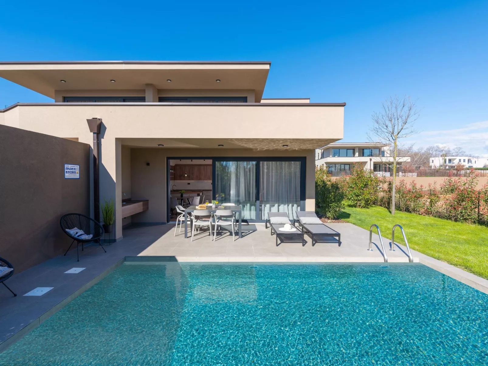 Villa Querchus Apartment 9 with private Pool