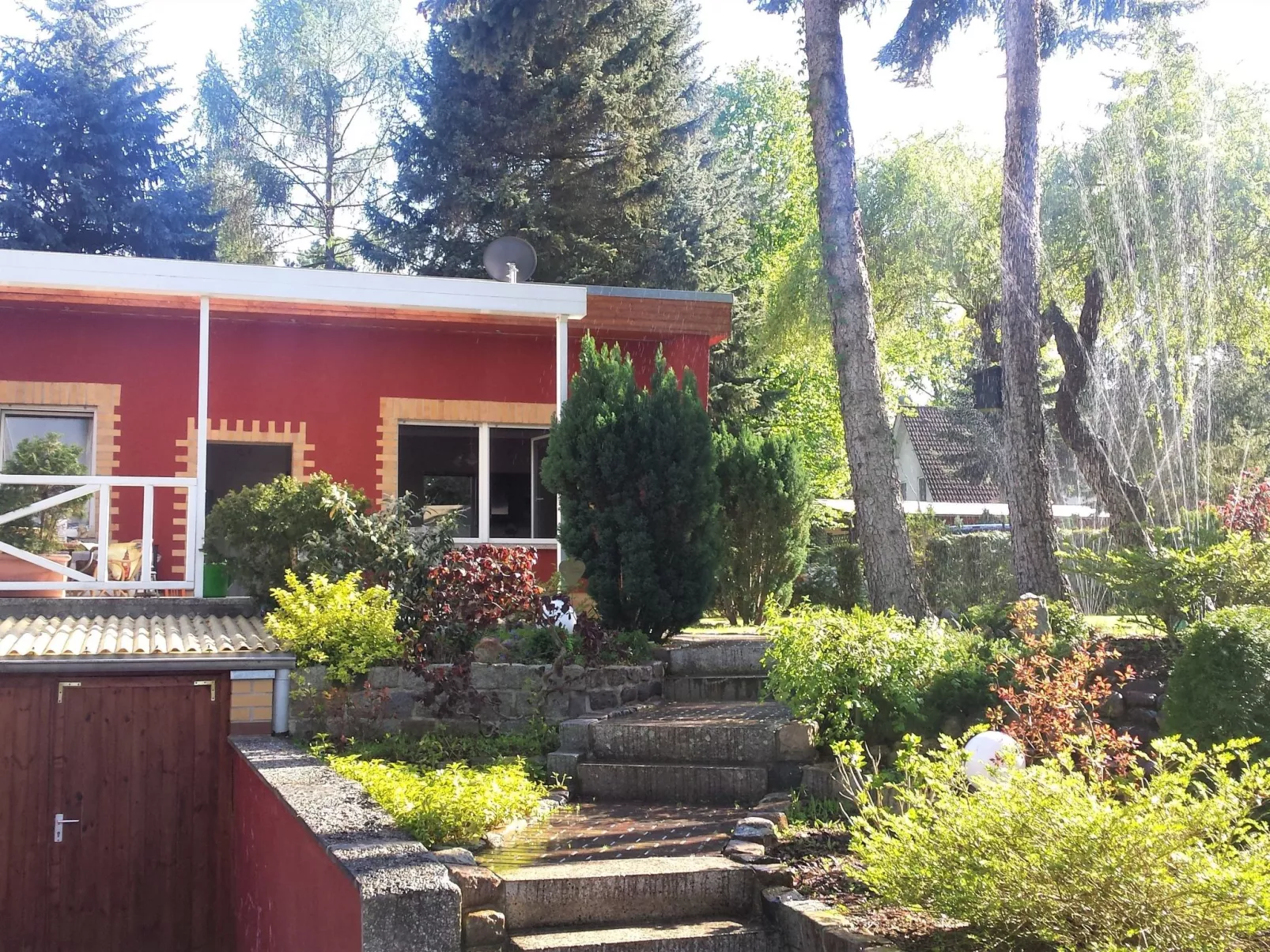 Mit Garten, Grill und Terrasse