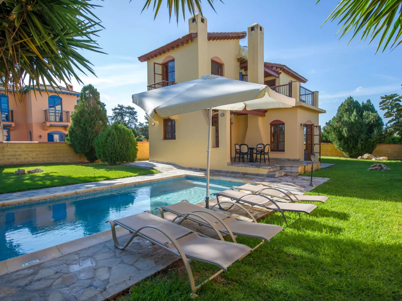 In Polis Chrysochous mit Offenem Kamin