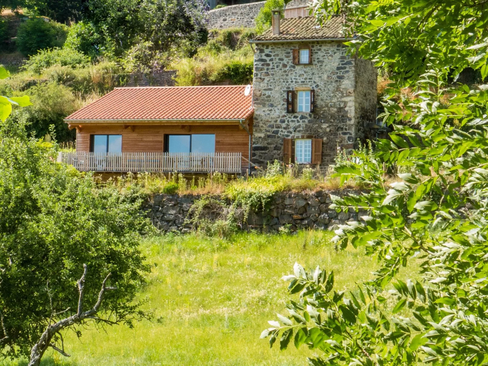 Gemütliches Steinhaus mit Garten